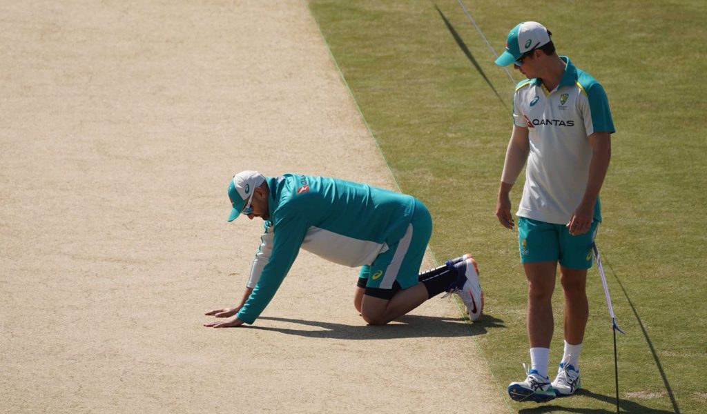 Nathan Lyon Steve Smith
