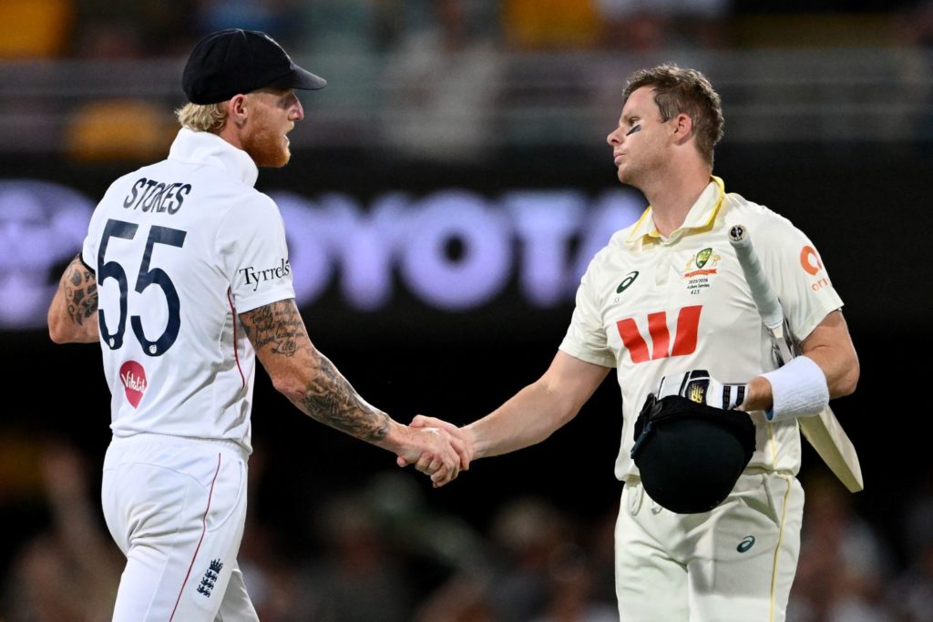 Relentless Australia close in on Ashes glory